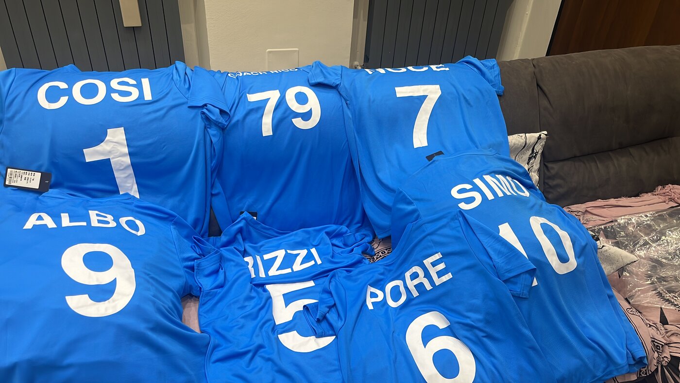 Divise sportive numerate personalizzate